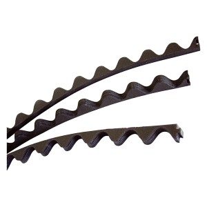 Schwarze Zahnleiste (100 cm) für Bitumenwellplatten zur Verdichtung der Wellungen.