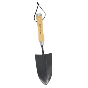Kent & Stowe Multifunktionsschaufel aus Carbonstahl mit Holzgriff, ideal für Gartenarbeiten.