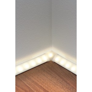Paulmann Delta Profil Inside Corner 2er-Pack LED-Streifen in Ecke montiert.
