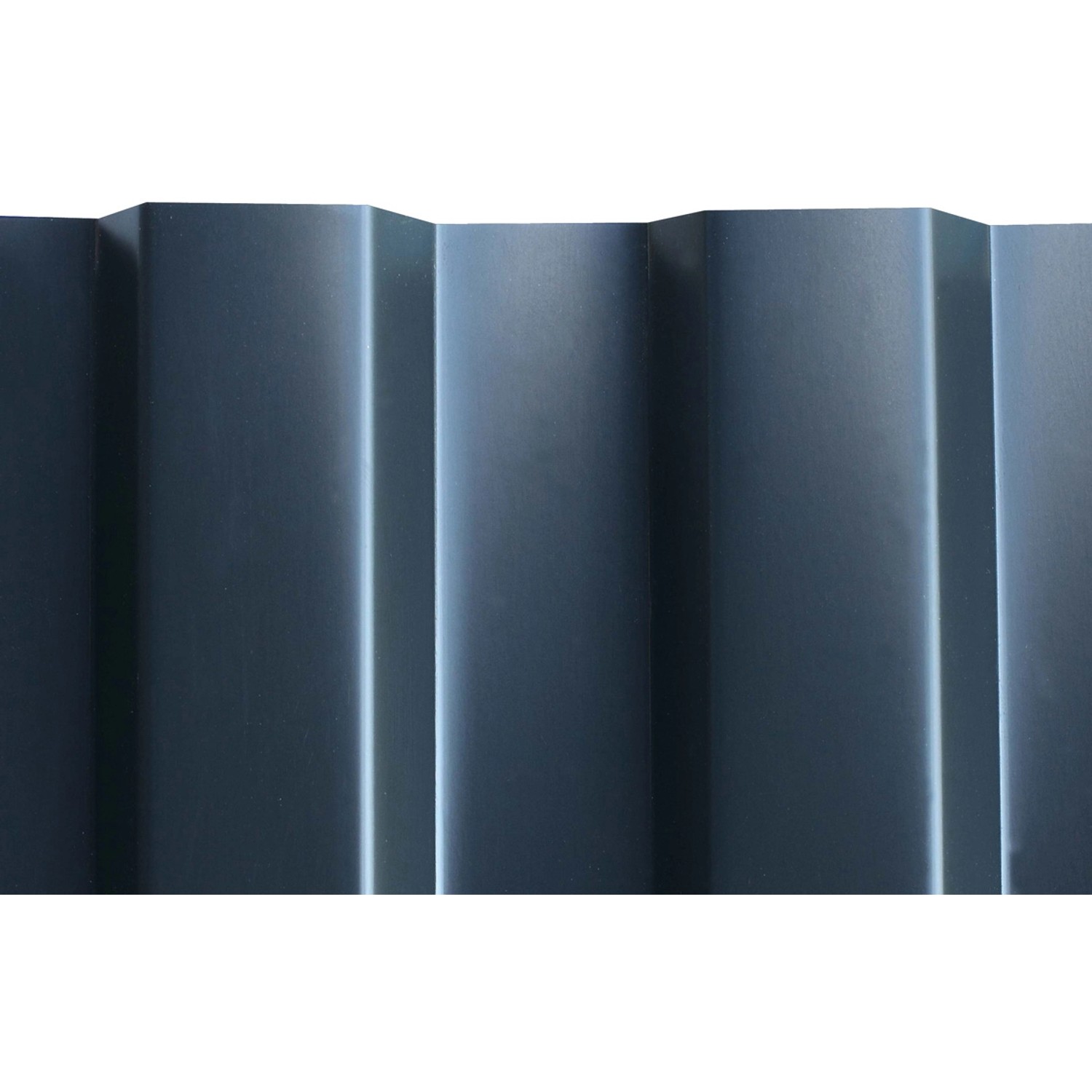 Detailaufnahme: Beschichtete Aluminium Dachplatten in Schwarz für Skan Holz Carport Wendland.