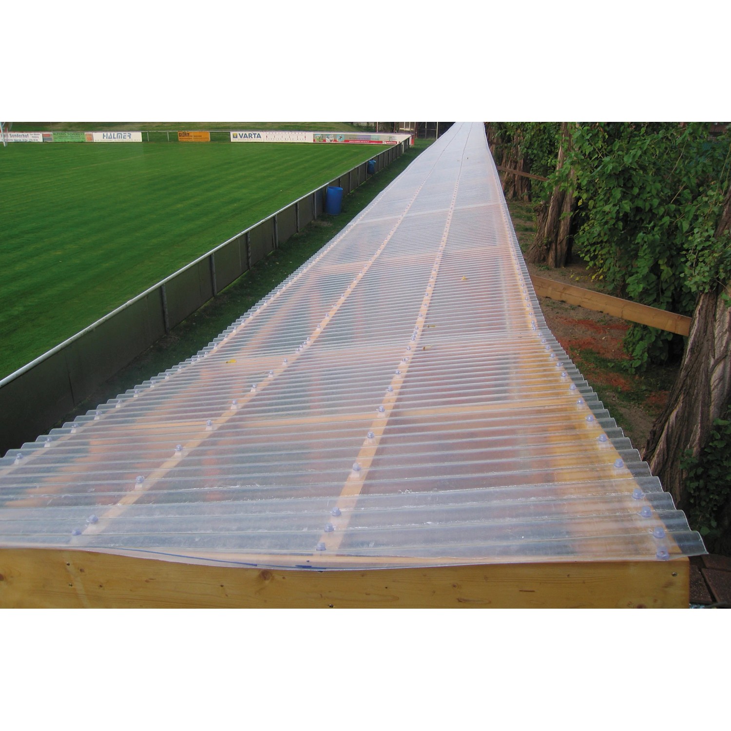Transparente Polyesterwellbahn 76/18 als Bedachung für Carport oder Schuppen, 80 cm breit.