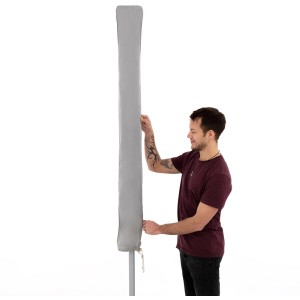 Hellgraue Doppler Derby Schirmhülle Basic für Sonnenschirme bis Ø 400 cm.