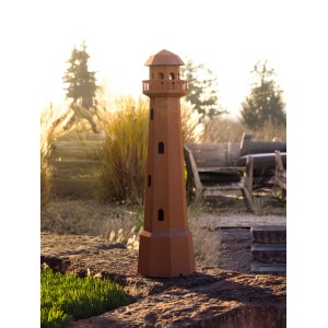Rostbrauner Deko-Leuchtturm von Ferrum Art Design, 107 cm hoch, für die Gartendekoration.