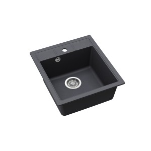 Schwarze Küchenspüle mit Helika Siebkorbventil (Ø 11,4 cm) und manuellem Chrom-Ventil.