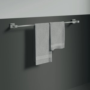 Ideal Standard IOM Cube Handtuchhalter, 845 mm, Chrom mit Handtüchern.