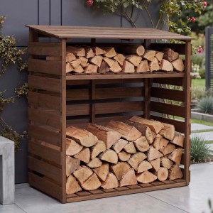 Dunkelbraunes MCW Brennholzlager aus Holz mit zwei Fächern und Dach für Ordnung im Garten.