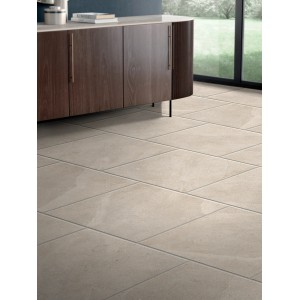 Ceramiche Serra Bodenfliese Limestone Sand, 45x45cm, Steinoptik im Innenraum.