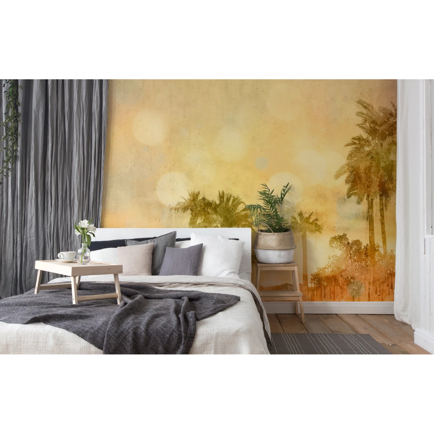 Fototapete mit gelber Palmen-Landschaft im Schlafzimmer, 4,00x2,70m, FSC®-zertifiziert.