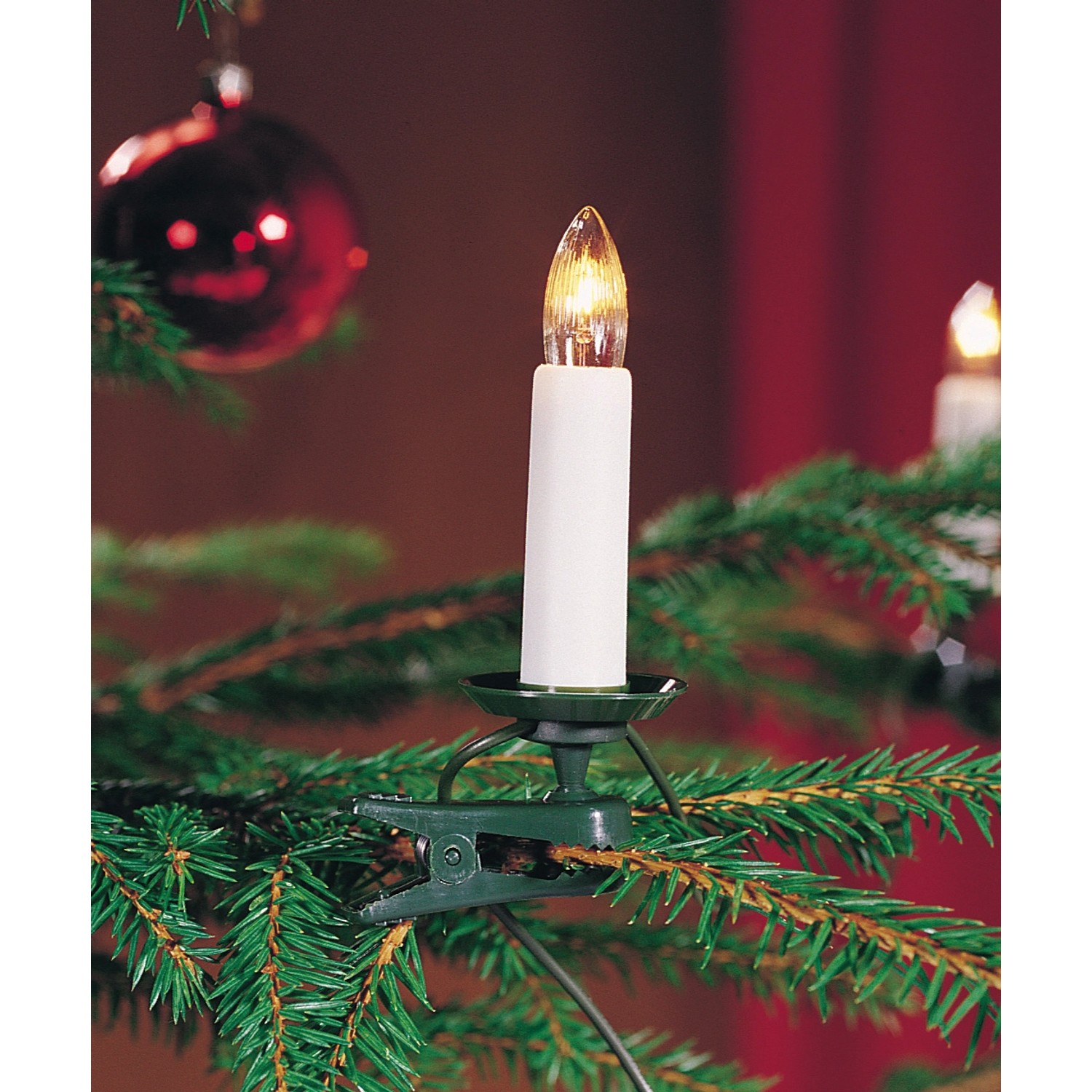 Konstsmide Kerzen-Lichterkette mit 25 warmweißen Topbirnen für den Innenbereich.