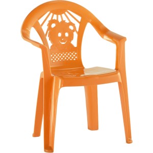 Oranger Kinderstuhl mit Bärenmotiv in der Rückenlehne, aus robustem Kunststoff.