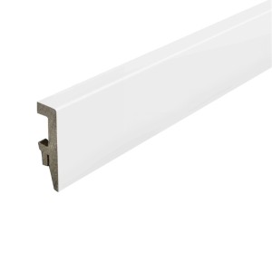 Weiße Kosche Sockelleiste Topline WPC, 2400x16x58 mm, für sauberen Wandabschluss.