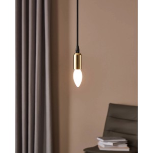 Eglo E14 LED Leuchtmittel in Kerzenform, 7W, warmweißes Licht.