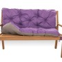 Violette, wendbare Bankauflage für 2-Sitzer Gartenbänke. Gestepptes Sitzkissen in Lila/Grau auf Holzbank.