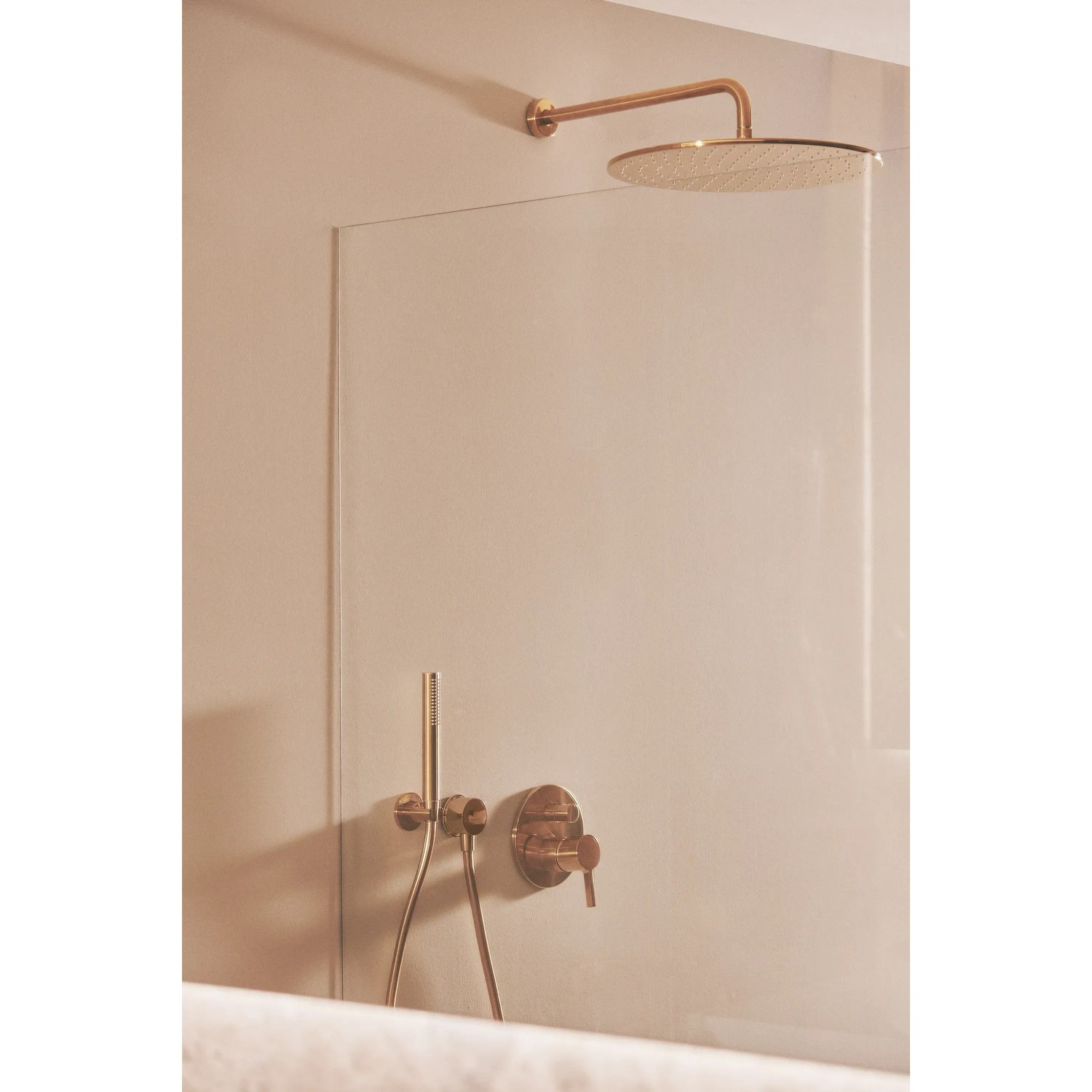 Ideal Standard Brausehalter Idealrain Atelier, rund, gebürstetes Gold.