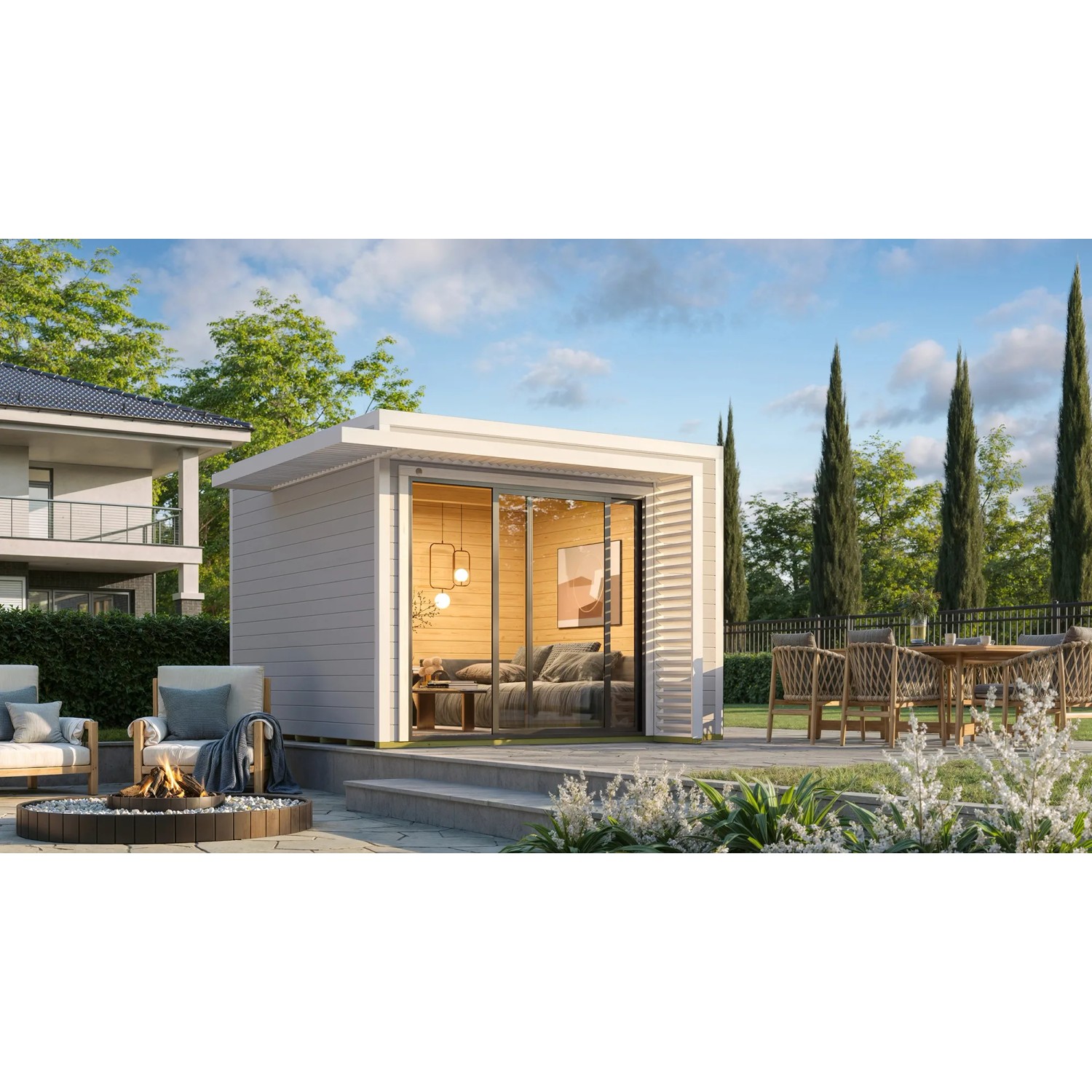 Modernes, grau-weißes Weka Gartenhaus Amberley mit Doppelschiebetür im Garten.