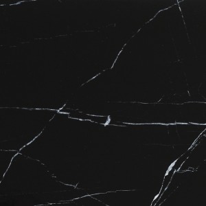 Dunkle, glänzende Bodenfliese Feinsteinzeug 60x60 cm mit Marmorierung für Innenräume.
