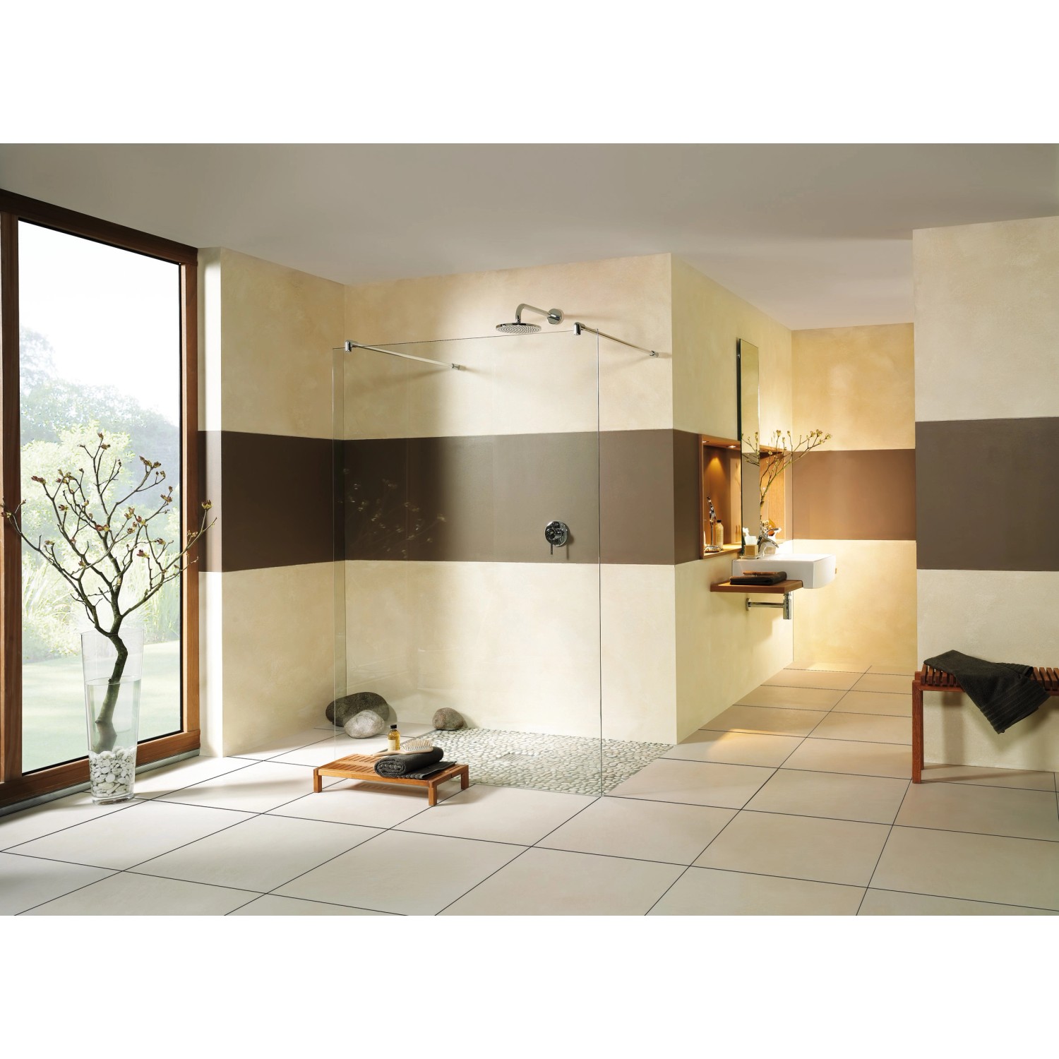 Freistehende Breuer Walk-In Duschwand Entra mit Chrom-Profil und Klarglas, 140 cm breit.