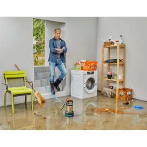 Gardena Tauchpumpe 19500 Aquasensor im Einsatz gegen Hochwasser im Keller.