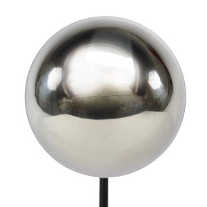 Gartenstecker mit glänzender Edelstahlkugel, silberfarben, 78 cm hoch.