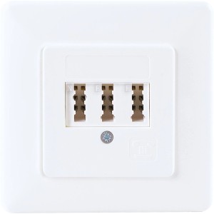 Weiße Schwaiger TAE Anschlussdose für Unterputz-Installation mit drei Anschlüssen.