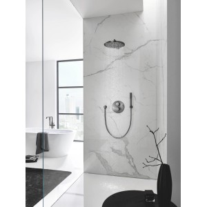 Grohe Rainshower Cosmopolitan 310 Kopfbrause-Set, Hard Graphite gebürstet, im modernen Bad.