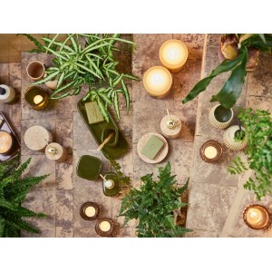 Grüner baliv Moss Green Zahnputzbecher aus Keramik, Teil eines Bad-Accessoire-Sets.