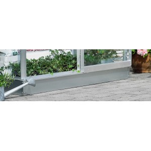 Fundament aus Stahl für Halls Anlehngewächshaus Altan 2, sorgt für stabilen Stand.