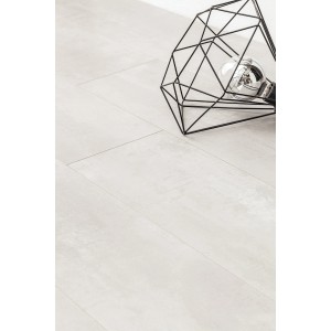 Kaindl Arbeitsplatte Beton Opalgrey, 410 cm, mit Betonoptik und Dekolampe.