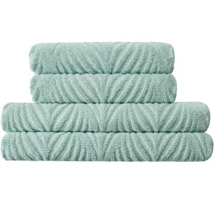 Gestapelte, grüne Kleine Wolke Handtücher Leaf Maledivia (50x100 cm) mit Blattdesign.