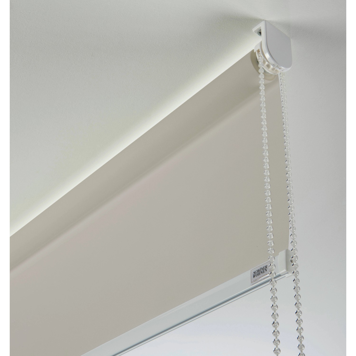 Beiges Schöner Wohnen Tageslicht-Rollo Tizia (90x150 cm) mit transparenter Kugelkette.