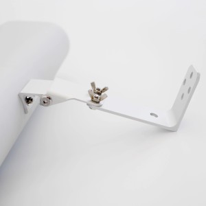 Detailaufnahme der weißen Halterung für den Vasner Infrarot-Heizstrahler Teras X20.