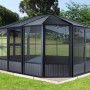 Sojag Pavillon Charleston 384x384 cm mit Stahl-Dach und Moskitonetzen im Garten.