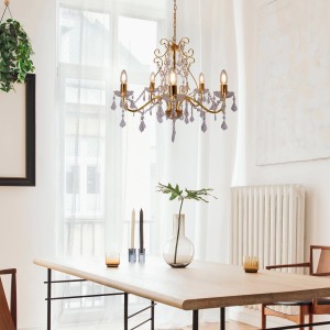 Goldener Näve Kronleuchter Lucia mit Schmucksteinen, Ø 60 cm, als elegante Deckenleuchte.