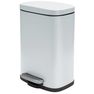 Weißer Spirella Kosmetikeimer Akira, 12 Liter, mit Pedal und Slow-Close-Deckel.