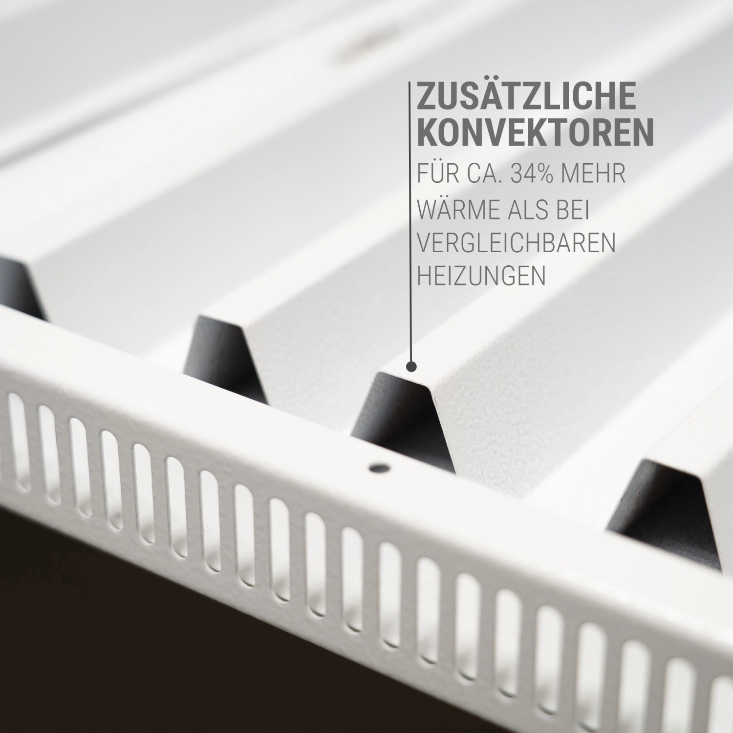 Detailaufnahme der Konvektoren einer Vasner Hybrid-Infrarotheizung. Elektrische Heizgeräte mit Konvektion.