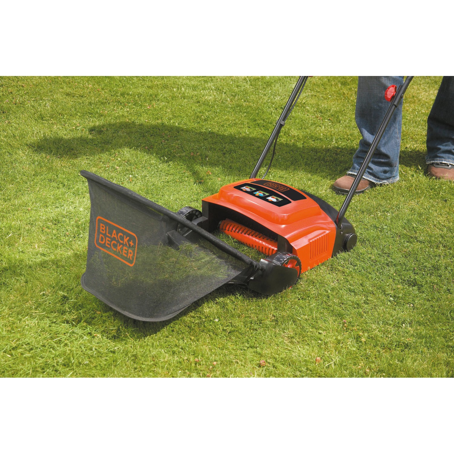Black+Decker ElektroRasenlüfter GD300 600 W 30 cm Schnittbreite kaufen