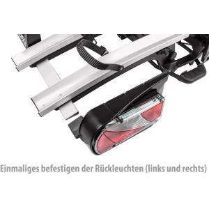 Detailaufnahme des Eufab Fahrradträger Finch für 3 Fahrräder mit Rückleuchte.