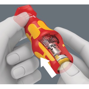 Wera Kraftform Kompakt Turbo i 1 Schraubendreher-Set, 16-teilig mit Turbo-Funktion in Aktion.