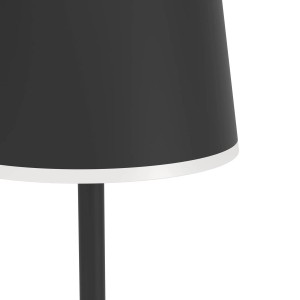 Detailaufnahme: Schwarze EGLO LED Akku Stehlampe MANNERA-L mit Touchdimmer und weißem Rand.