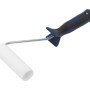 LUX Schaum-Roller, 10 cm, mit konkavem 2K-Softgriff in Schwarz-Blau. Ideal zum Lackieren.