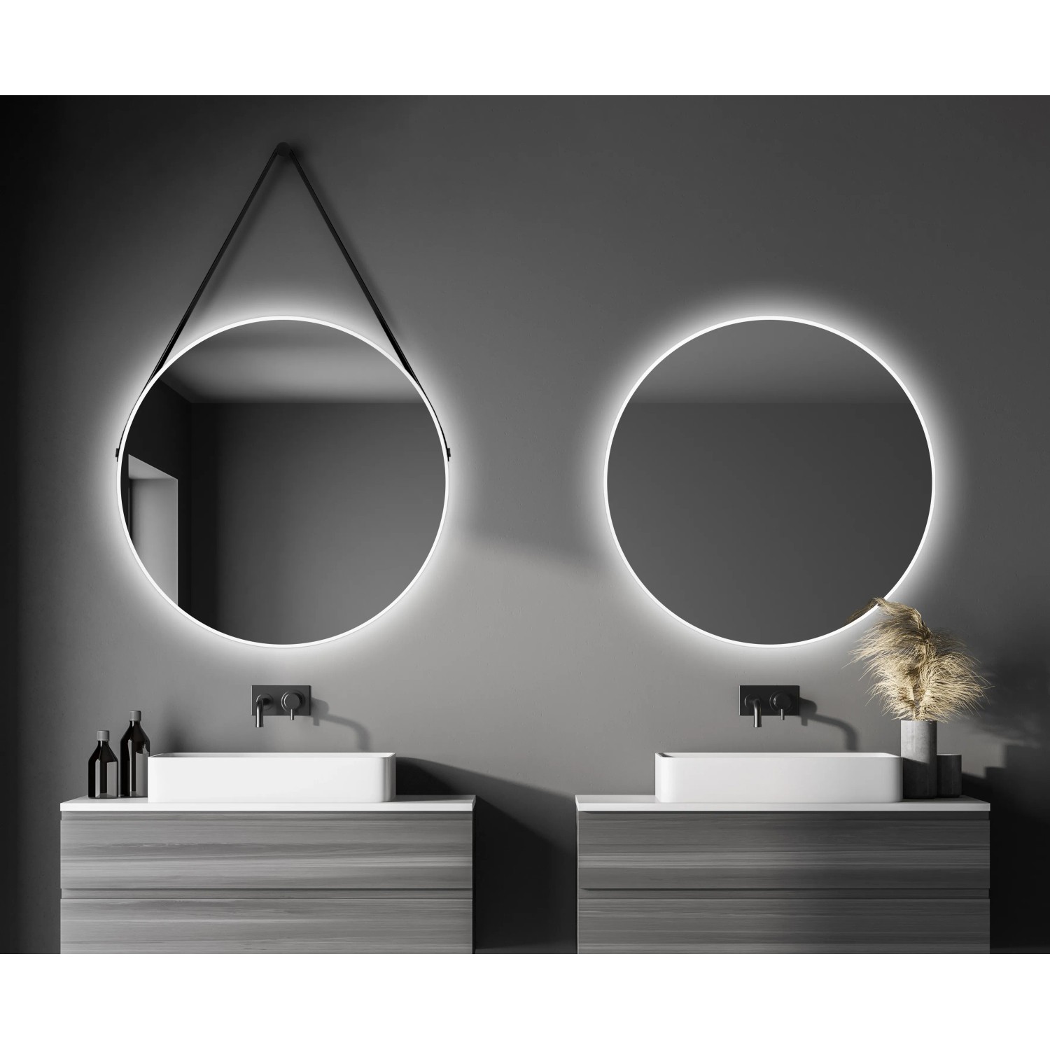 Runder, weißer LED-Lichtspiegel Silver Barbier (Ø 80 cm) mit Lederband als Deko.