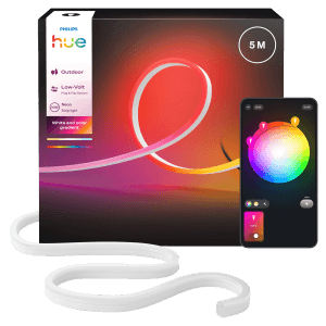 Philips Hue Outdoor Lightstrip Gradient Neon 5m mit Verpackung und Smartphone-App zur Farbsteuerung.