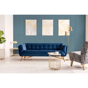 Ice Blue Dekor-Paneele an einer Wohnzimmerwand. Das blaue Filz-Wandpaneel bietet moderne Wandgestaltung und Akustik.