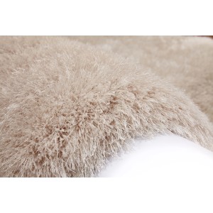 Detailansicht des Kayoom Teppich Cosy 510 in Elfenbein. Weicher Hochflorteppich mit Baumwollrücken.