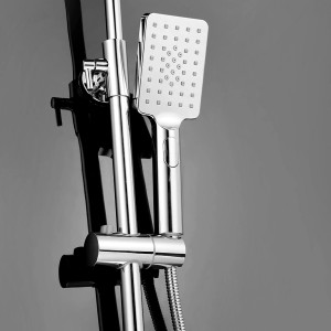 Quadratisches Edelstahl Duschsystem mit Regendusche und Handbrause, Chromoptik.