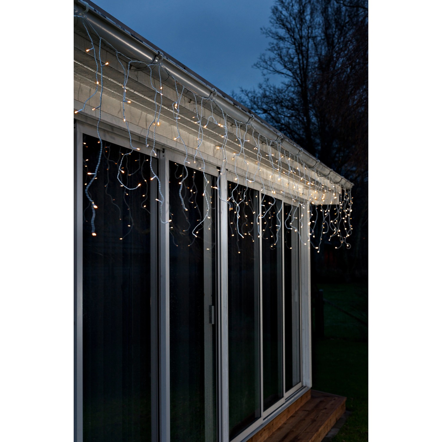 Konstsmide LED-Lichtervorhang Eisregen 80 bernsteinfarbene LEDs mit Lichtsensor kaufen bei OBI