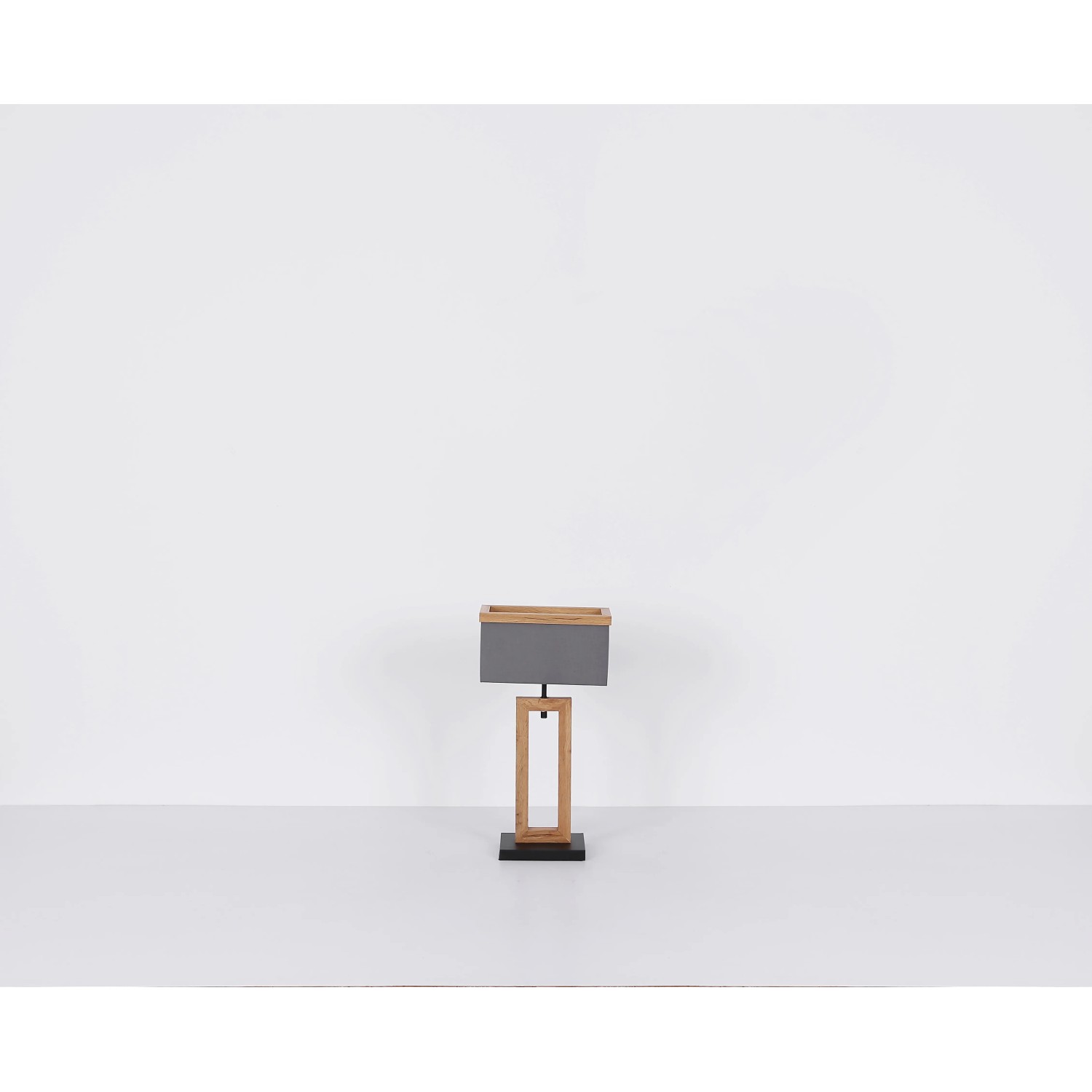 Globo Ossi Deckenleuchte, 3-flammig, schwarz matt, mit Holz- und Textil-Elementen.