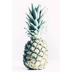 Komar Wandbild Pineapple, 50x70 cm, Ananas-Motiv für die Wand, Deko-Bild