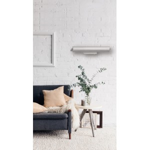 Moderne, dimmbare Fischer & Honsel LED-Wandleuchte Beat TW aus Aluminium, 2400 lm, an weißer Wand.