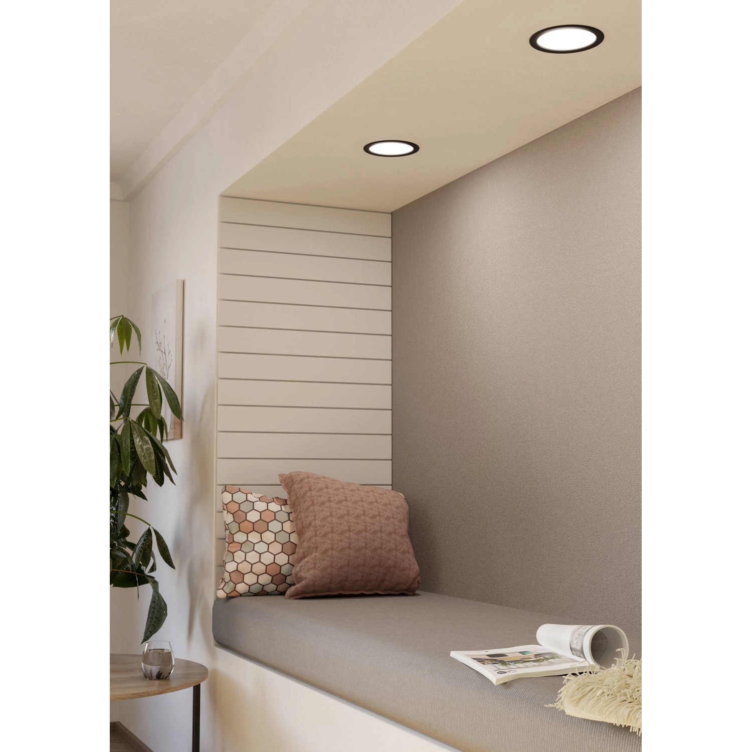 Schwarzer Eglo LED-Einbauspot Fueva 5, 16,6 cm Durchmesser, warmweißes Licht, im Wohnraum.